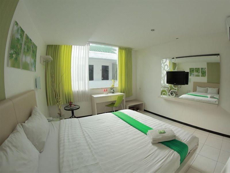 Ebizz Hotel Jember Bagian luar foto