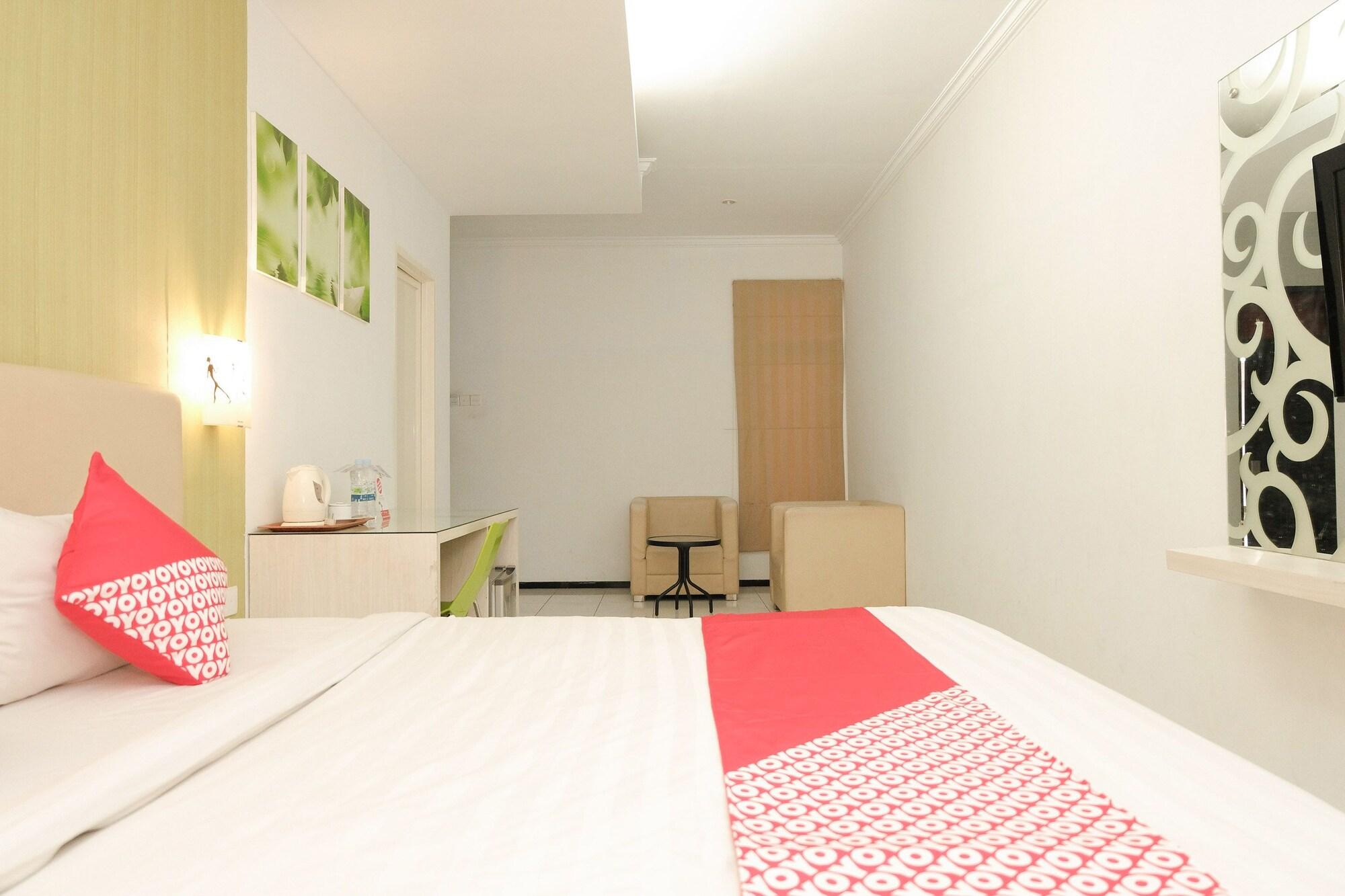 Ebizz Hotel Jember Bagian luar foto