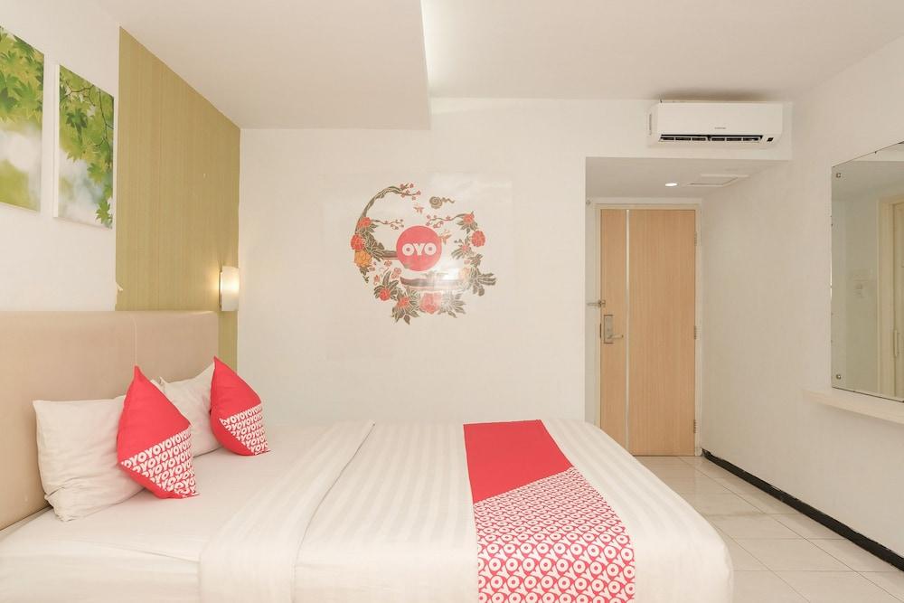 Ebizz Hotel Jember Bagian luar foto