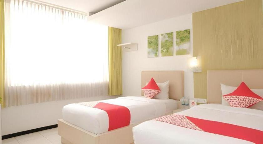 Ebizz Hotel Jember Bagian luar foto