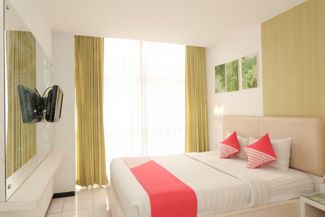 Ebizz Hotel Jember Bagian luar foto